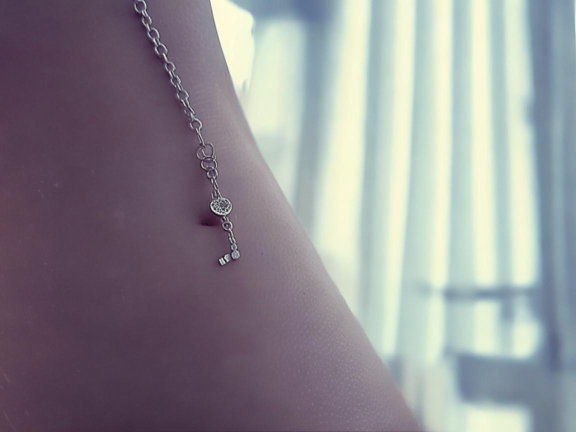 手链上的‘小秘密’，如何安全地佩戴以避免院内感染？